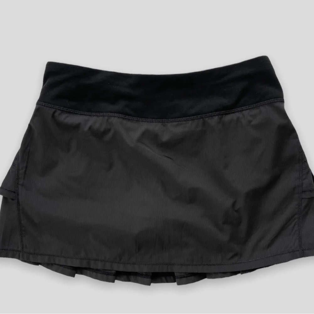 Kids size 12 ivivva skirt would fit a size 0-2 lulu!